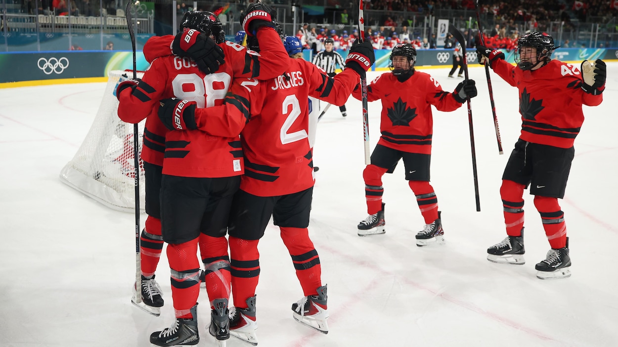 Ann-Renée Desbiens commente la victoire du Canada contre la Tchéquie