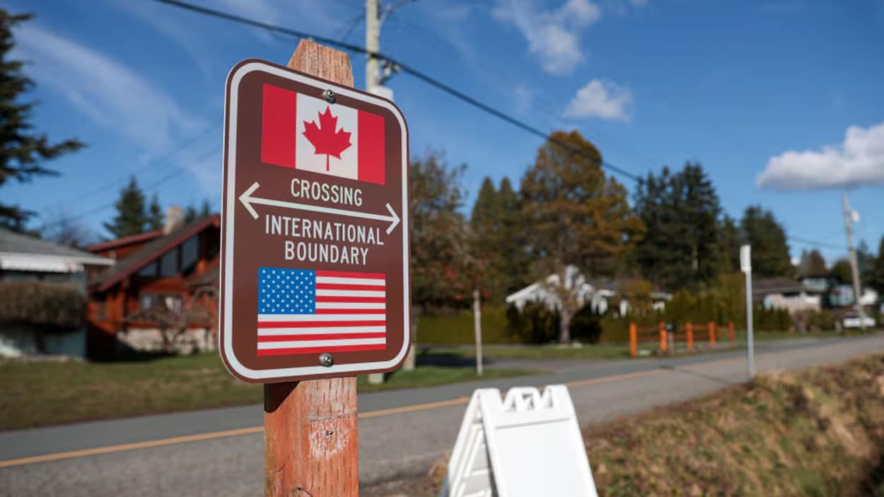 Trump met à nouveau la pression sur le Canada avec des droits de douane de 50 %