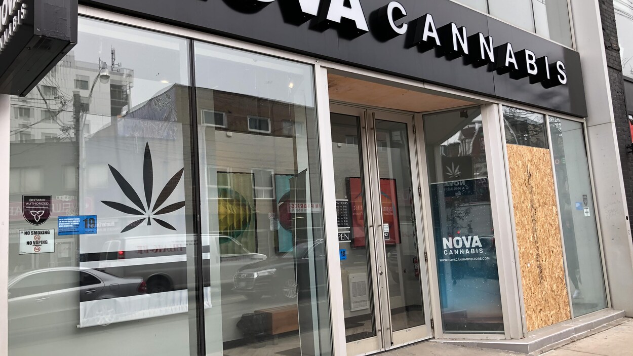 Une boutique de cannabis à Toronto.