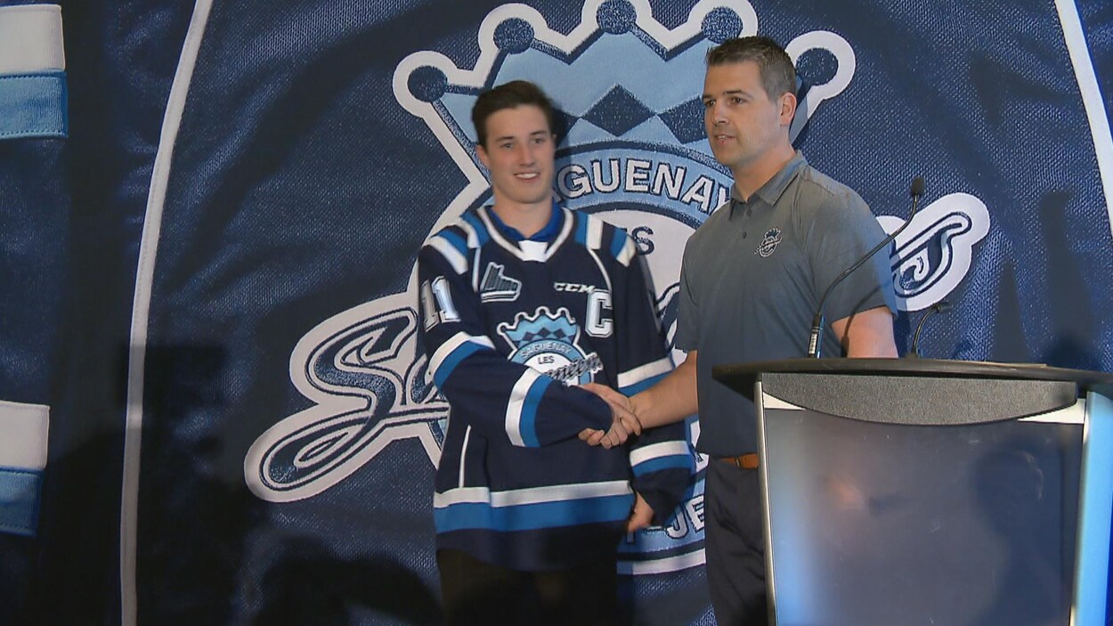 Rafaël Harvey-Pinard a joint la grande famille des Saguenéens de Chicoutimi avec enthousiasme.