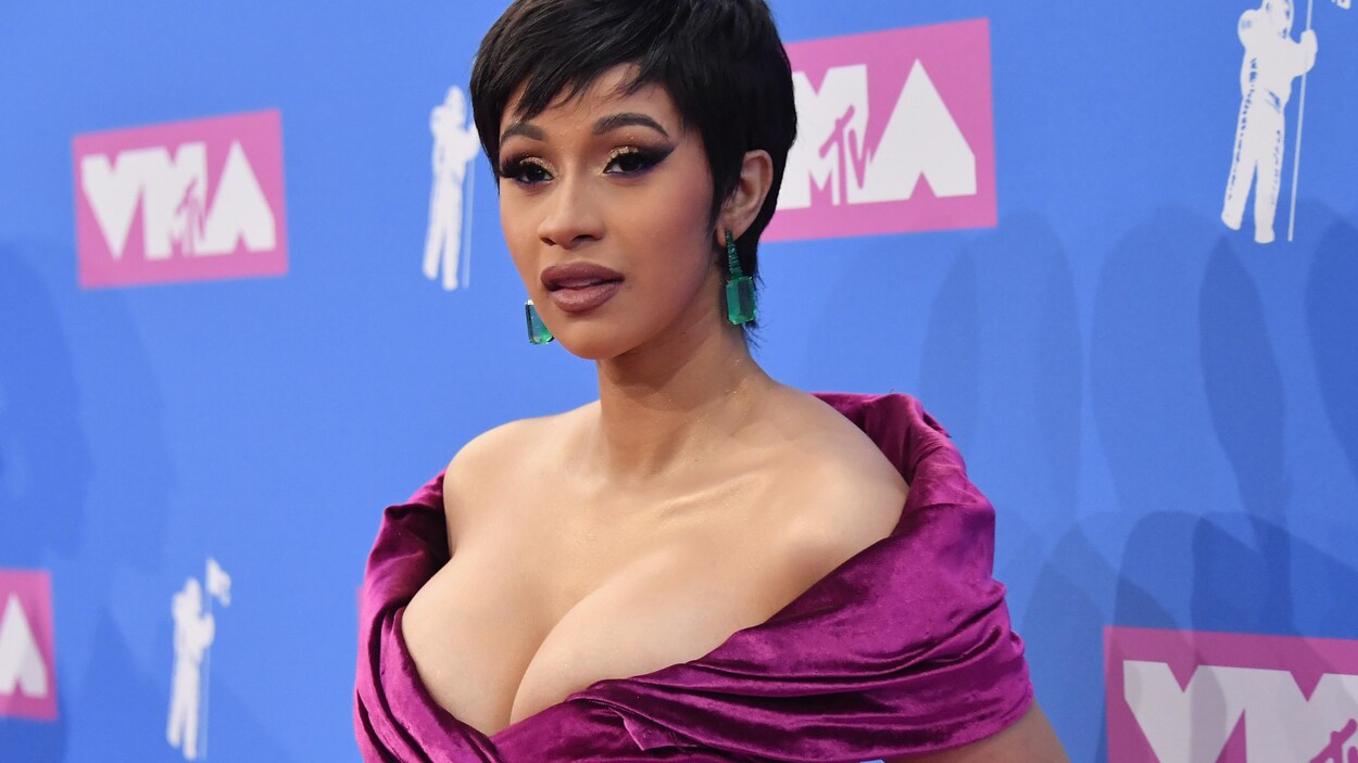 Cardi B dit avoir drogué et volé des hommes pour survivre | Radio-Canada