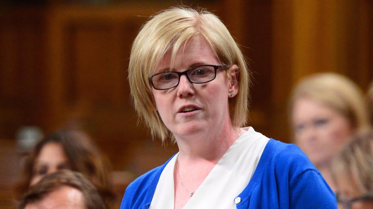 La ministre lors d'une période de questions à la Chambre des communes à Ottawa. La ministre lors d'une période de questions à la Chambre des communes à Ottawa.