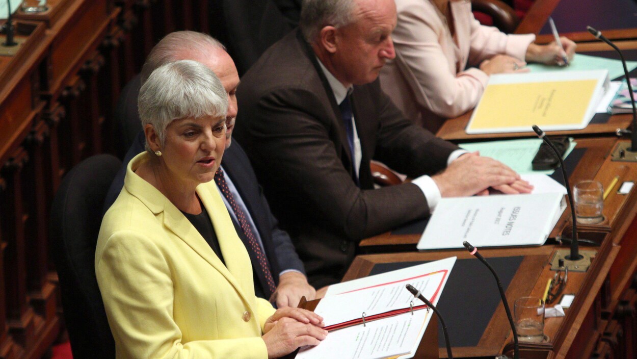 La ministre des Finances de Colombie-Britannique Carole James lors du dépôt de son budget en septembre dernier.