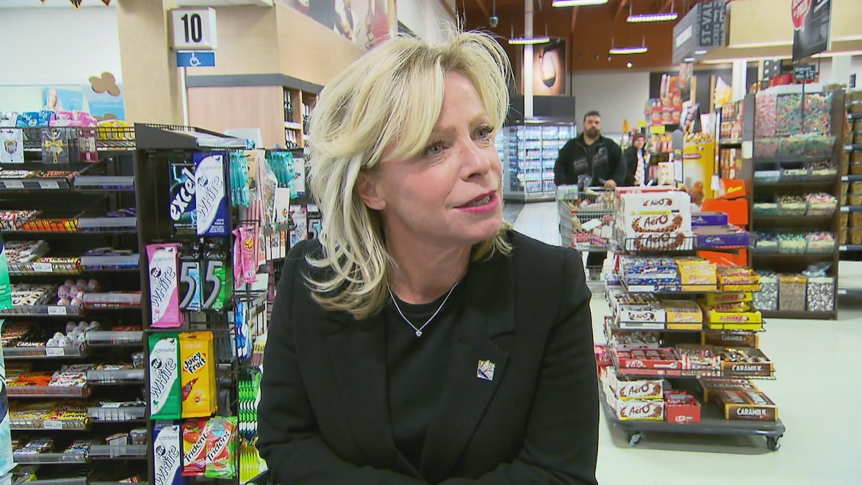 Une équipe de Radio-Canada a accompagné la ministre du Tourisme Caroline Proulx le temps d’un tournage alors qu’elle faisait escale à Lavaltrie dans la circonscription de Berthier.