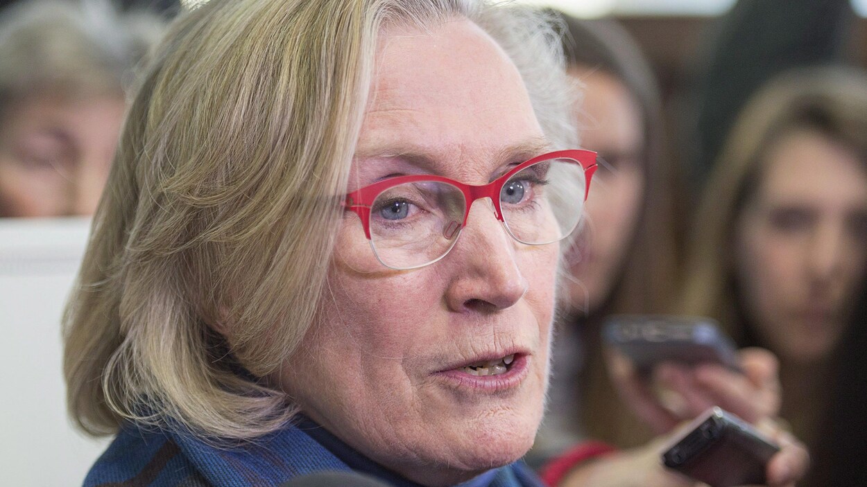 Carolyn Bennett, ministre fédérale des Affaires autochtones Carolyn Bennett, ministre fédérale des Affaires autochtones