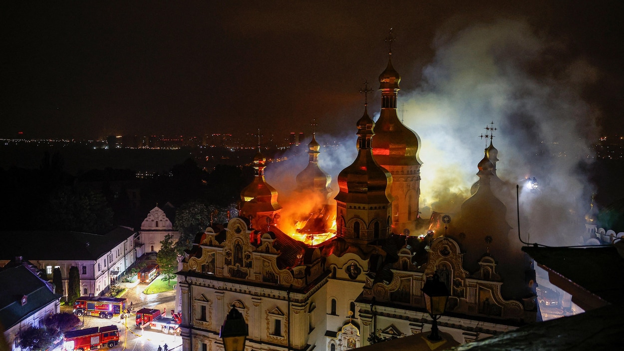 Attaque massive sur Kiev, un joyau orthodoxe en feu
