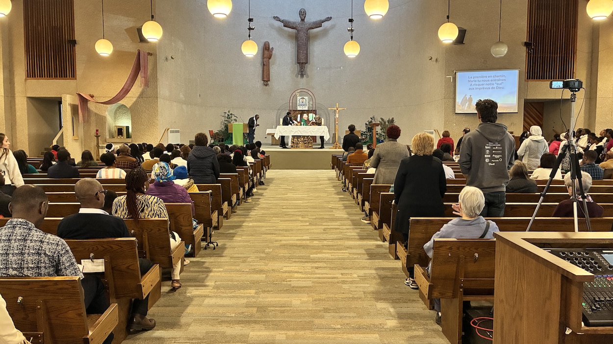 « Il est dans nos prières » : à Saint-Boniface, la communauté catholique soutient le pape