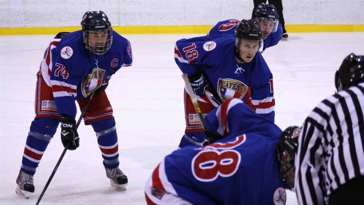 Joueurs de hockey de l'équipe les Cayens de Bonaventure