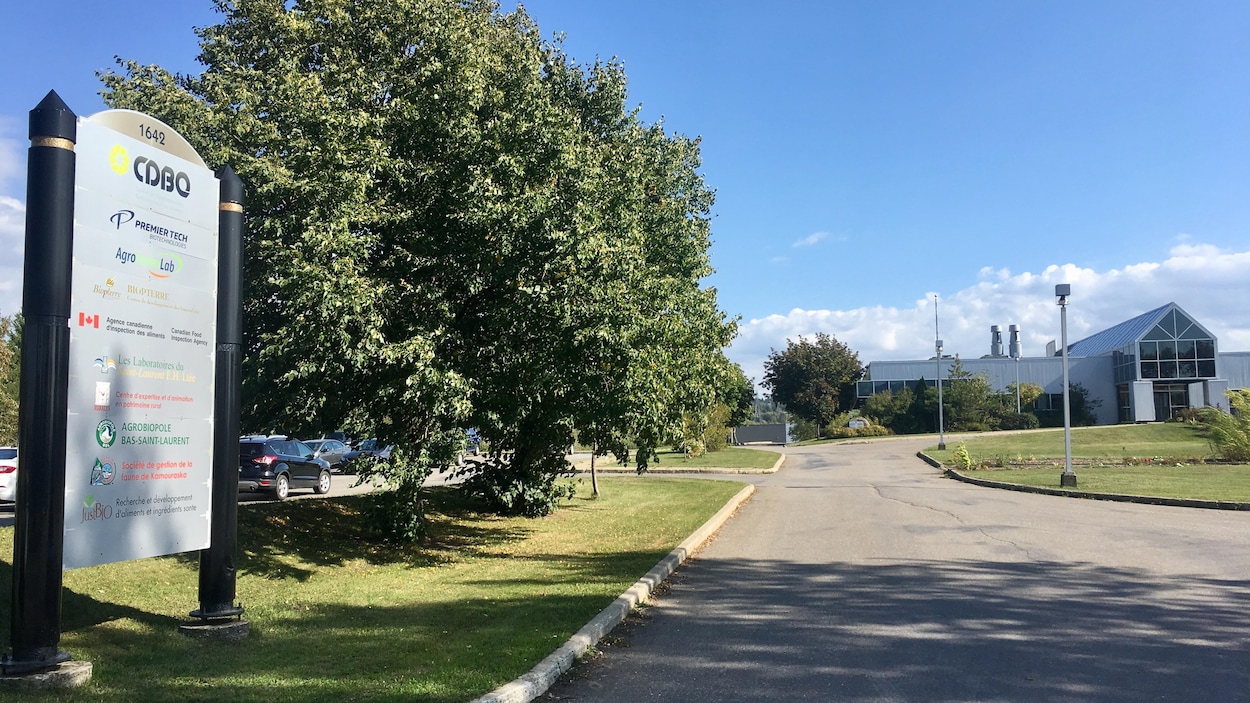 Le centre de développement bioalimentaire du Québec à La Pocatière. Le centre de développement bioalimentaire du Québec à La Pocatière.