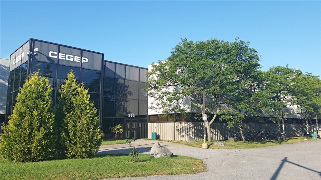 Le Cégep de l'Outaouais (automne 2015).