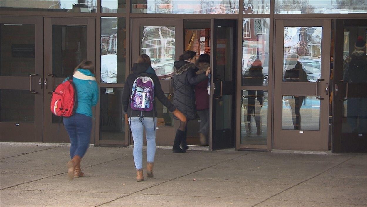 Retour en classe des étudiants au Cégep de Sept-Îles.