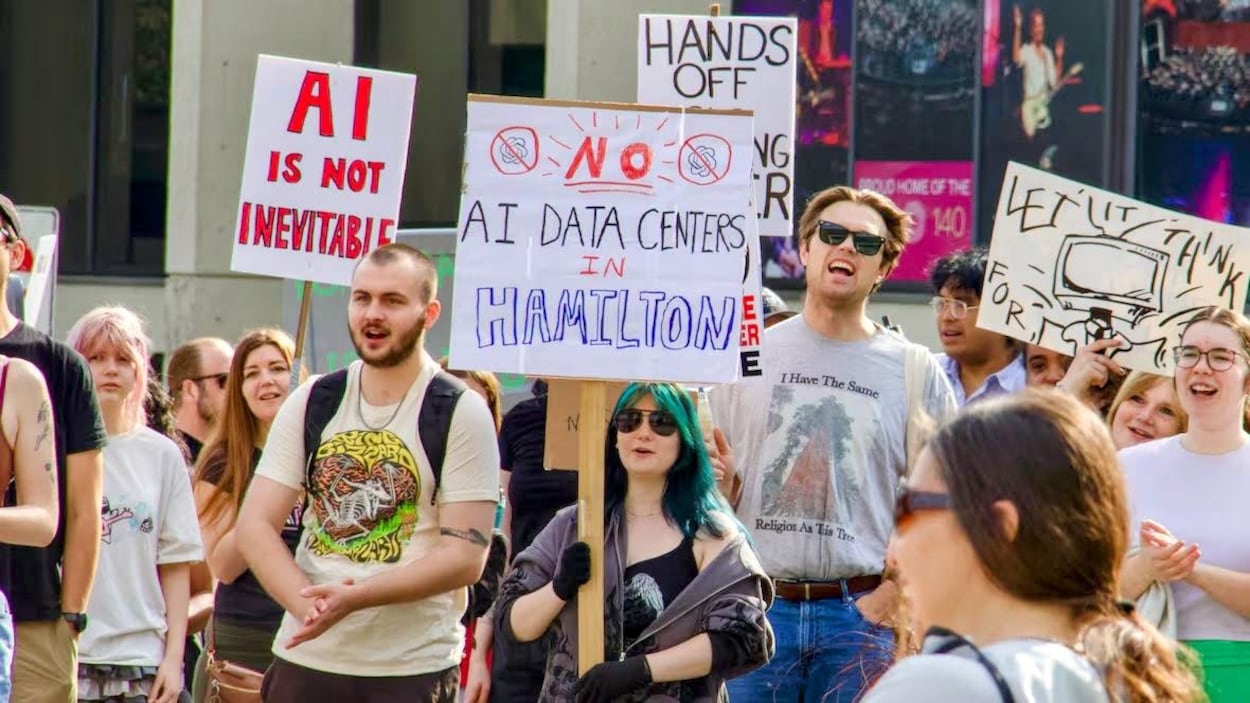 Un pas de plus vers un moratoire historique sur les centres de données à Hamilton