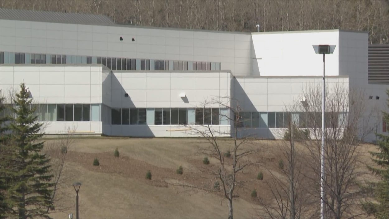 Le Centre hospitalier Restigouche vu de l'extérieur.