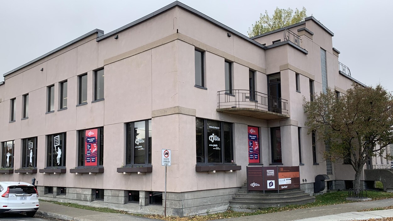 La bâtiment abritant notamment de le CRJ de Rouyn-Noranda.