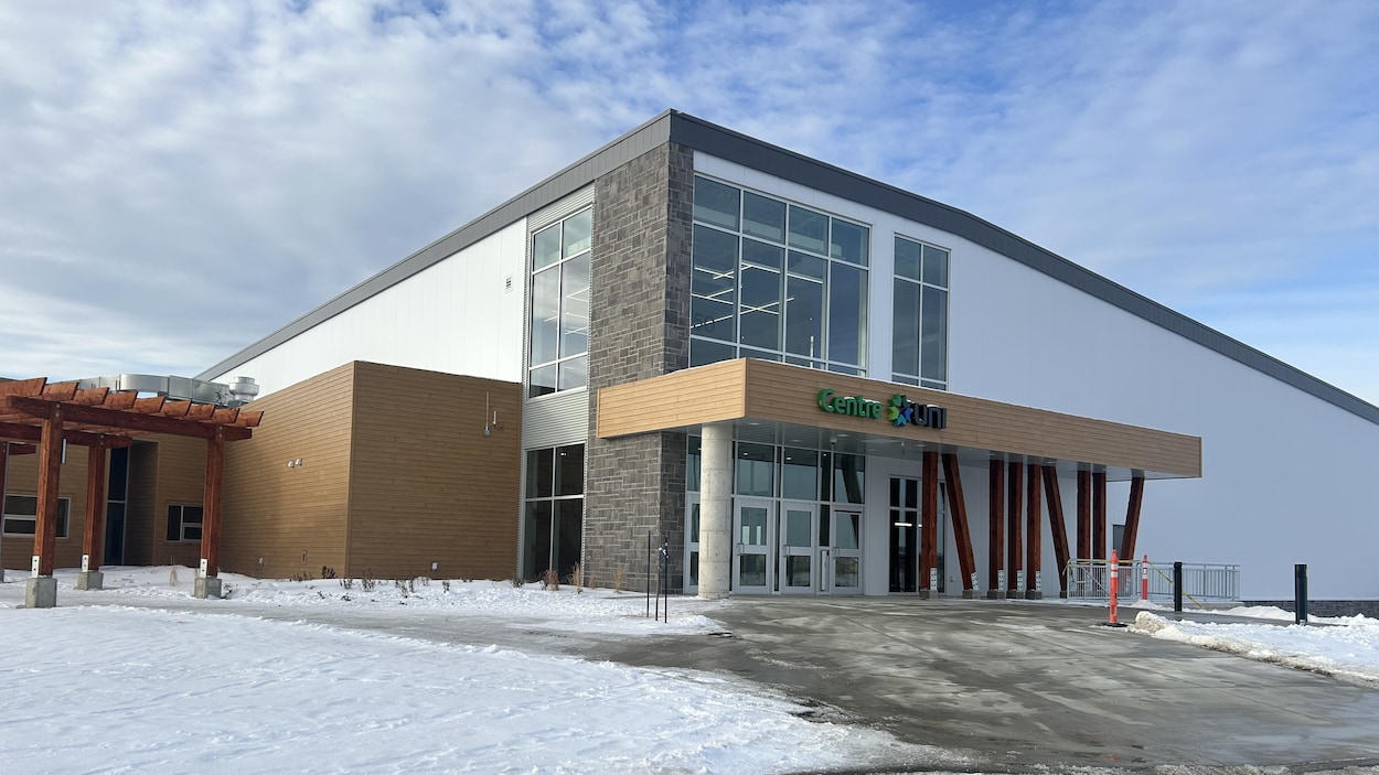 Après les retards et les controverses, le Centre UNI de Caraquet ouvre ses portes