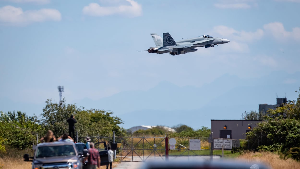 Des avions de chasse afin de surveiller les matchs de la Coupe du monde de la FIFA