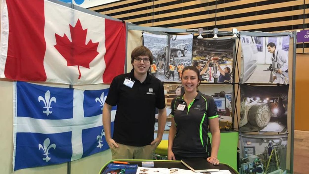 Les représentants du CFP Val-d’Or lors du Mondial des métiers de Lyon, Mathieu Ouellet, conseiller en communication et Marie-Michelle Fortier, conseillère en orientation. Les représentants du CFP Val-d’Or lors du Mondial des métiers de Lyon, Mathieu Ouellet, conseiller en communication et Marie-Michelle Fortier, conseillère en orientation.