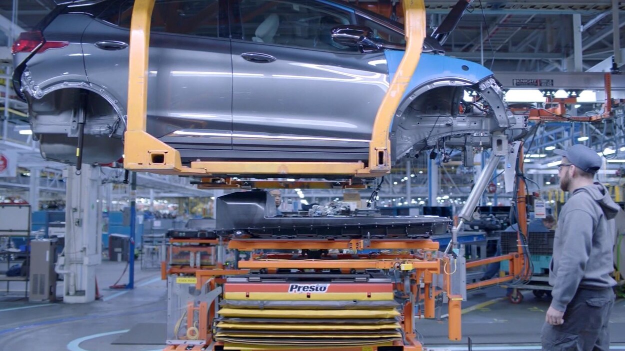 Une chaîne de montage d'une usine automobile.