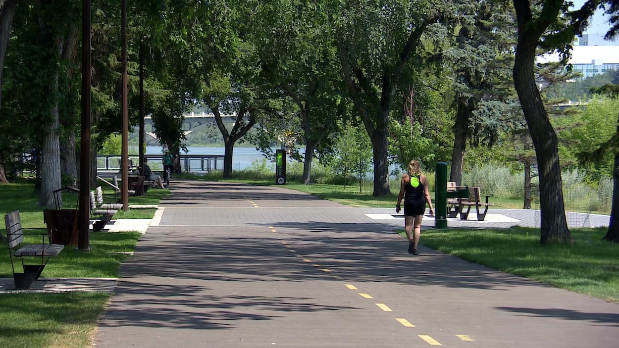 Regina et Saskatoon activent leur plan de fraicheur face à la canicule