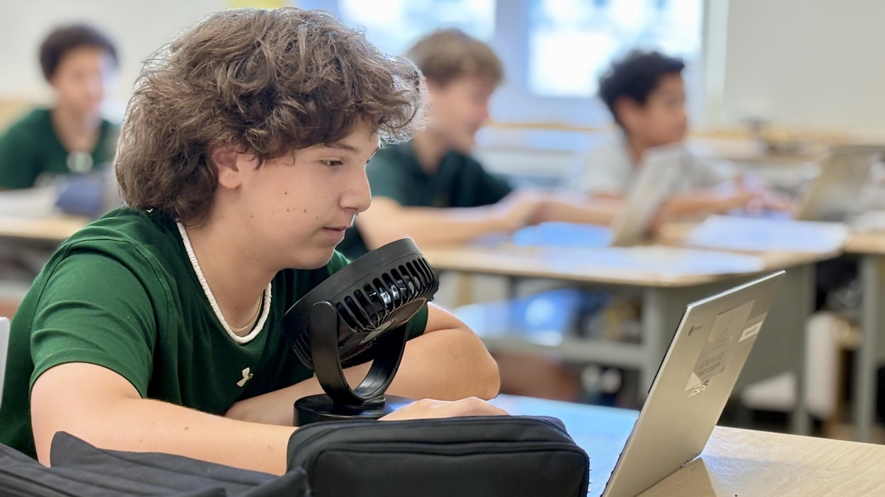 Difficile de se concentrer avec cette chaleur dans les écoles