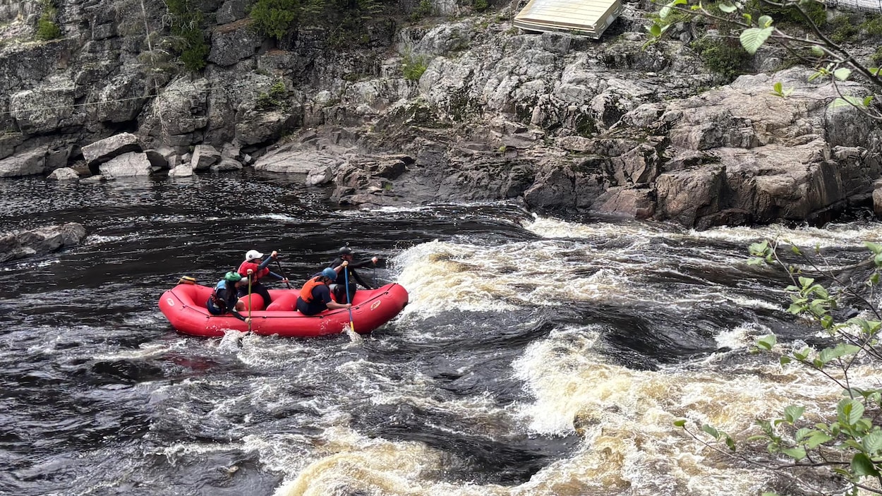 Les Championnats canadiens de rafting s’emparent de la rivière Métabetchouane