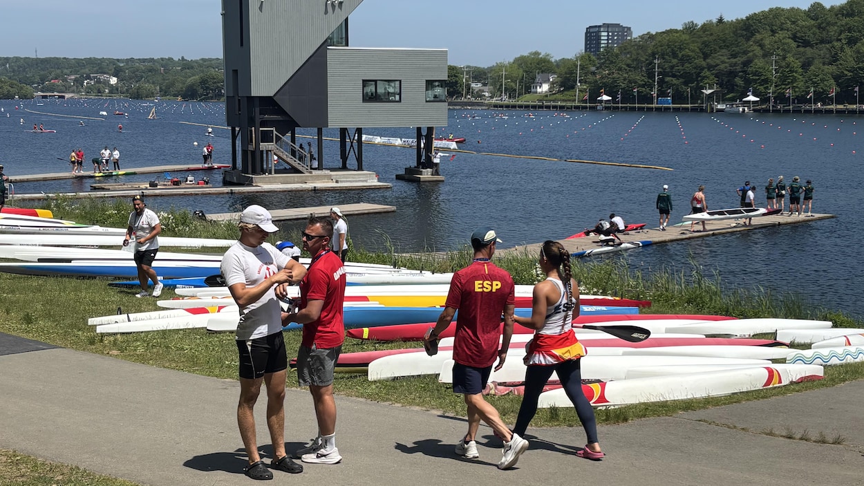 Le Canada fait bonne figure aux championnats de canoë-kayak sur le lac Banook