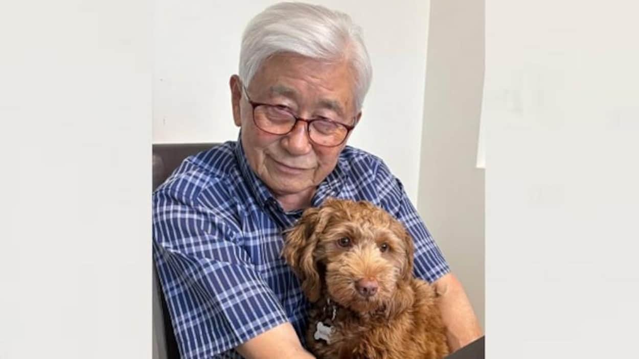 Un aîné de 85 ans tué chez lui par une balle perdue à Burnaby