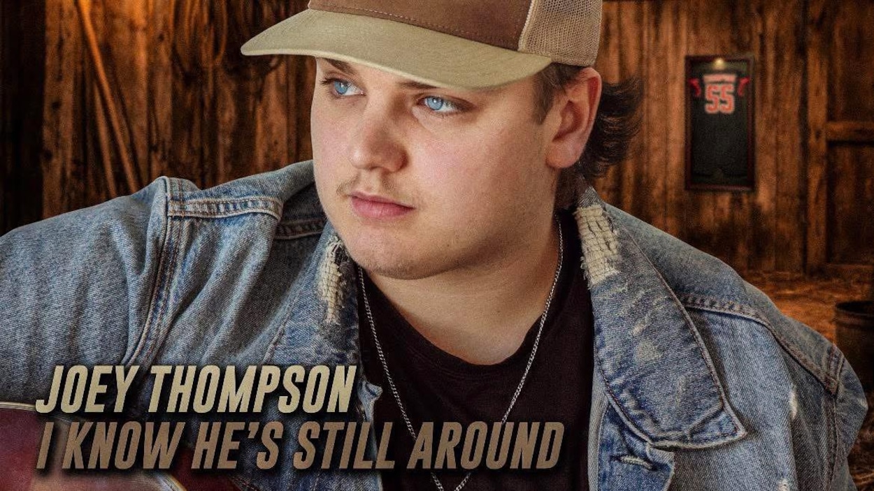 Un fils, une chanson, un héritage : Joey Thompson rend hommage à Coach Jimmy