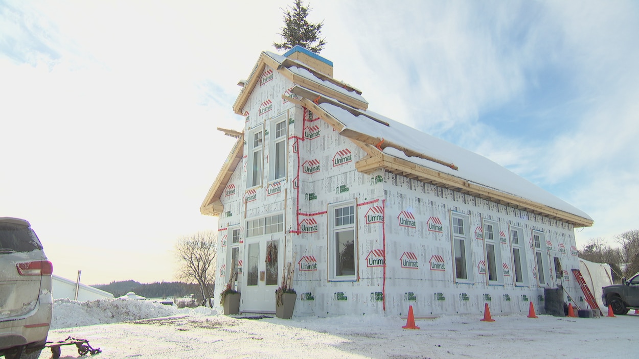 Le revêtement de la nouvelle chapelle n’est toujours pas installé. Le revêtement de la nouvelle chapelle n’est toujours pas installé.