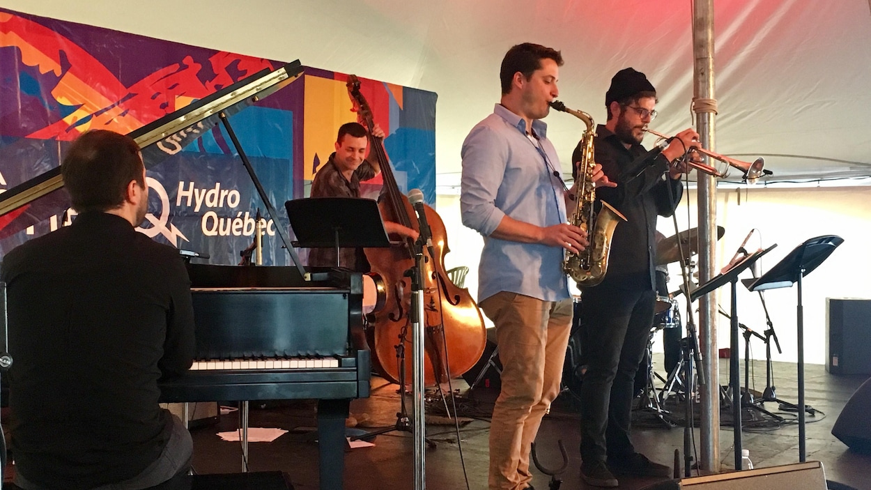 Le Charles Trudel band sous le chapiteau du Festi Jazz Le Charles Trudel band sous le chapiteau du Festi Jazz