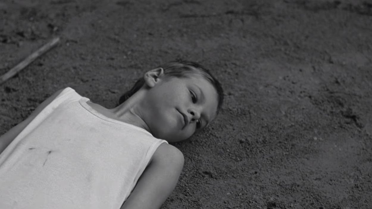 Une image du clip The Kids , chanson de Charlotte Cardin. Une image du clip The Kids , chanson de Charlotte Cardin.