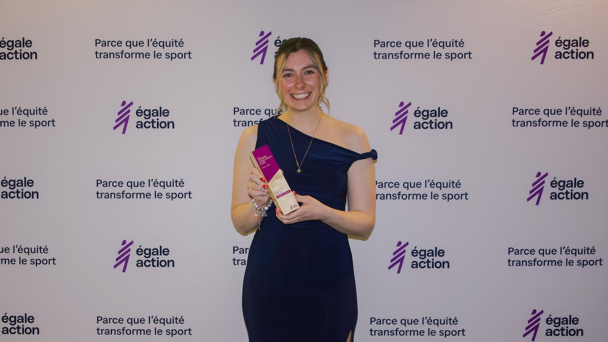 L’entraîneuse de cheerleading Jessica Gagnon récompensée pour son implication