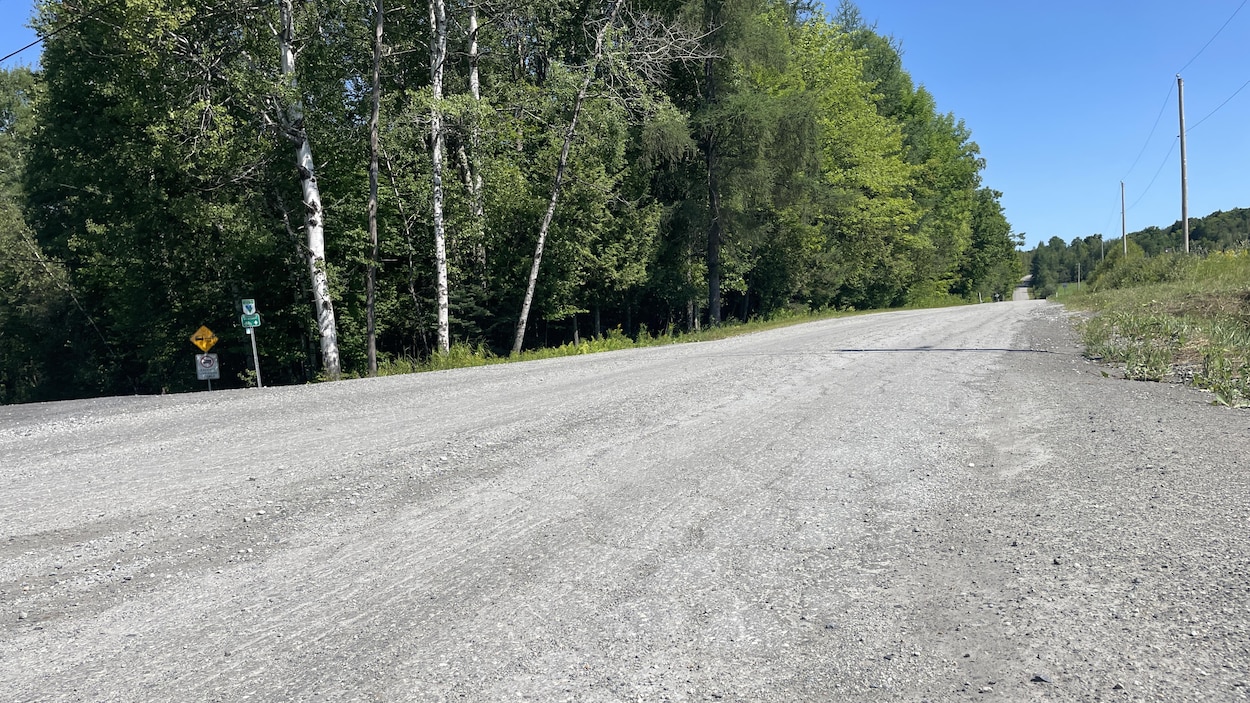 Une municipalité de l’Estrie renoue avec les routes de gravier