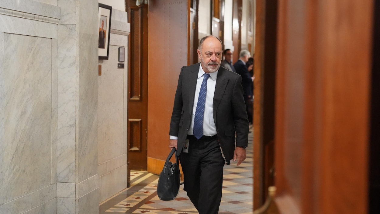 Départ du ministre Dubé : « C’est une lourde perte », selon la FIQ-SISSAT