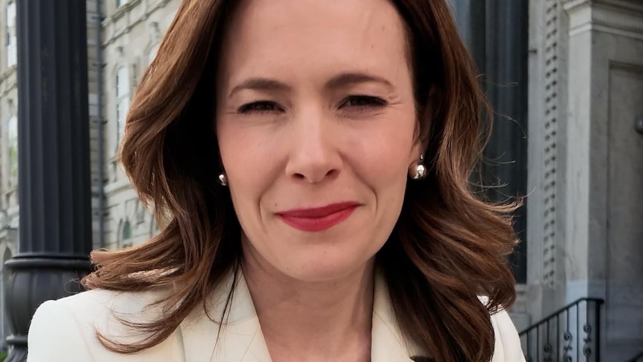 Est-ce que Christine Fréchette dépense trop?