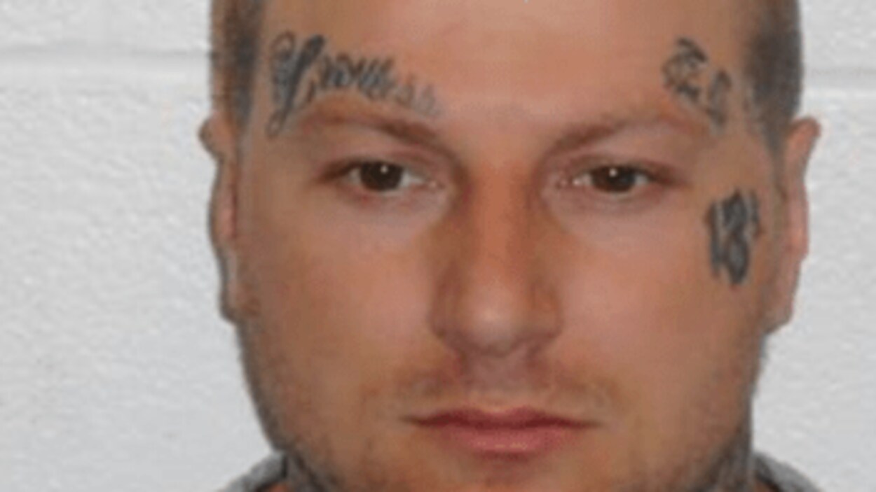 Christopher McKay est recherché par les autorités policières.