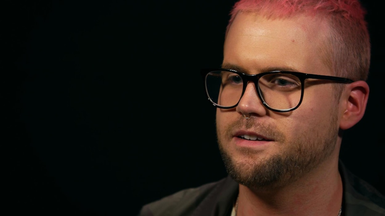 Christopher Wylie est le cerveau derrière la compagnie Cambridge Analytica et son système qui a permis à la campagne de Donald Trump de profiter d'informations de plus de 50 millions d'utilisateurs Facebook sans leur autorisation. Christopher Wylie est le cerveau derrière la compagnie Cambridge Analytica et son système qui a permis à la campagne de Donald Trump de profiter d'informations de plus de 50 millions d'utilisateurs Facebook sans leur autorisation.