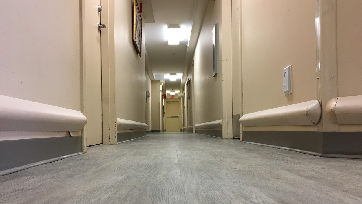 Les couloirs du CHSLD Vittie-Desjardins, à Granby.