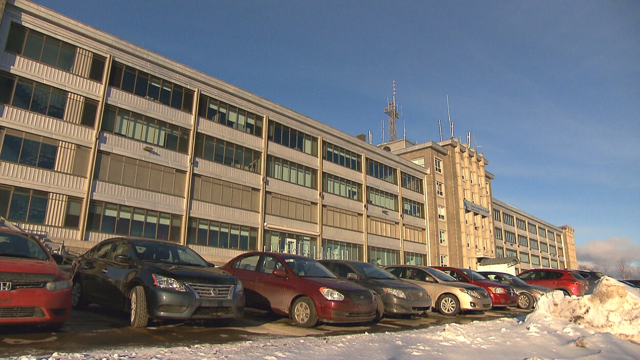 La façade du Centre d'hébergement Monseigneur-Ross de Gaspé.