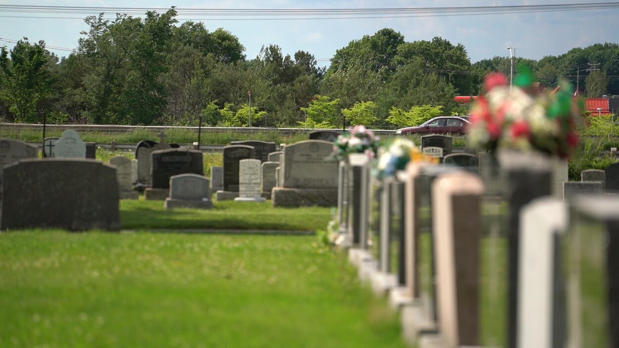 Le cimetière à Saint-Apollinaire