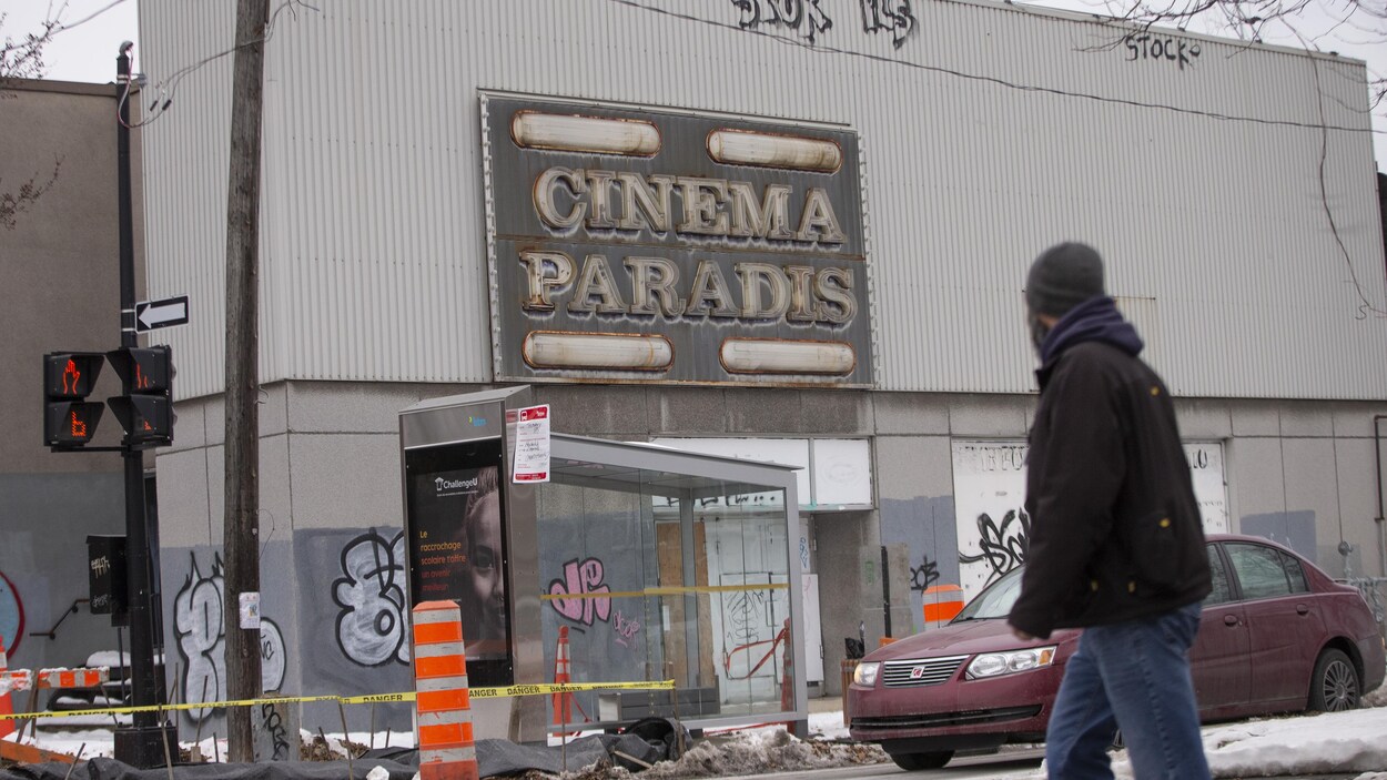 Un cinéma abandonné, avec des tags
