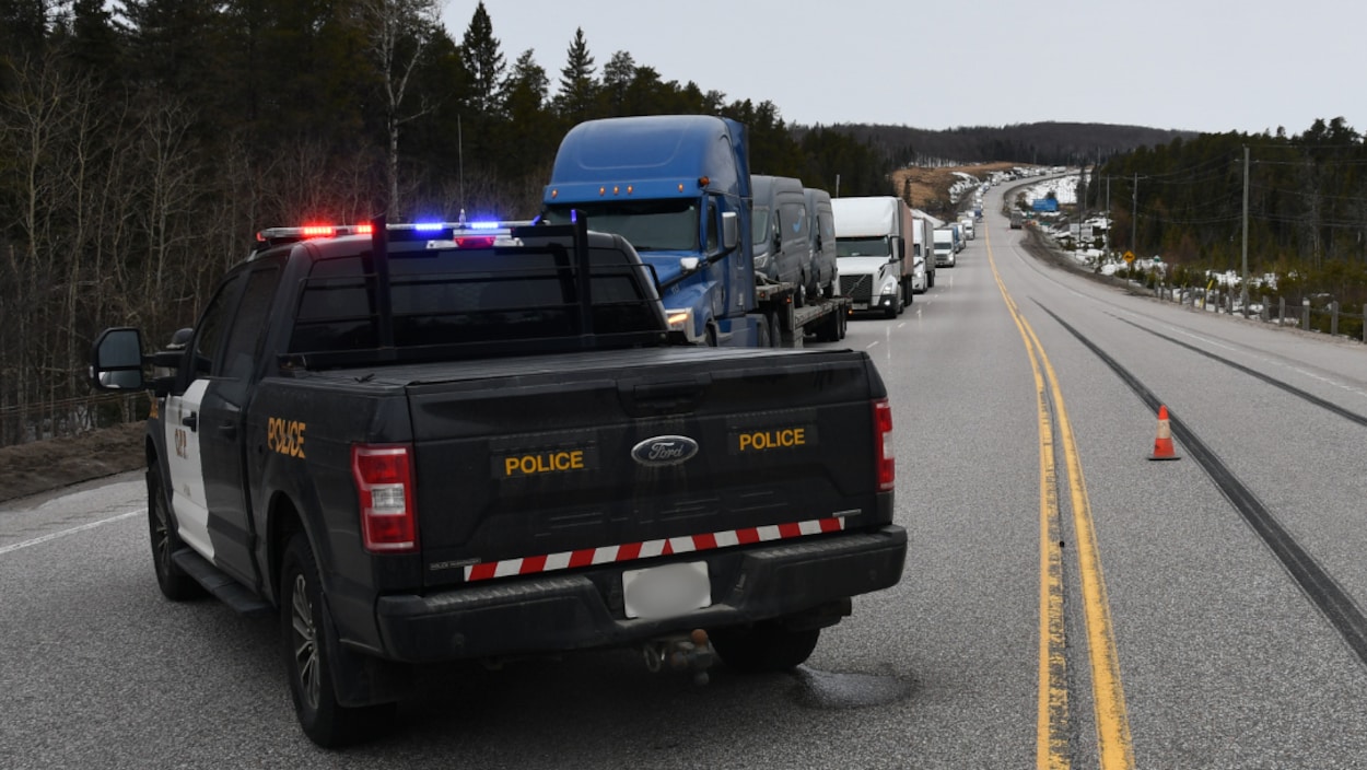 Quinze conducteurs accusés pour avoir circulé sur une autoroute fermée