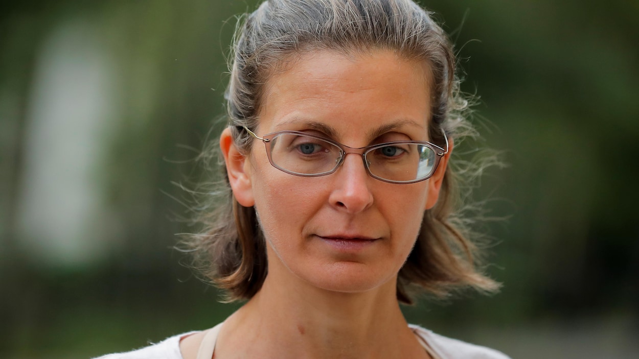 Plan rapproché de Mme Bronfman.