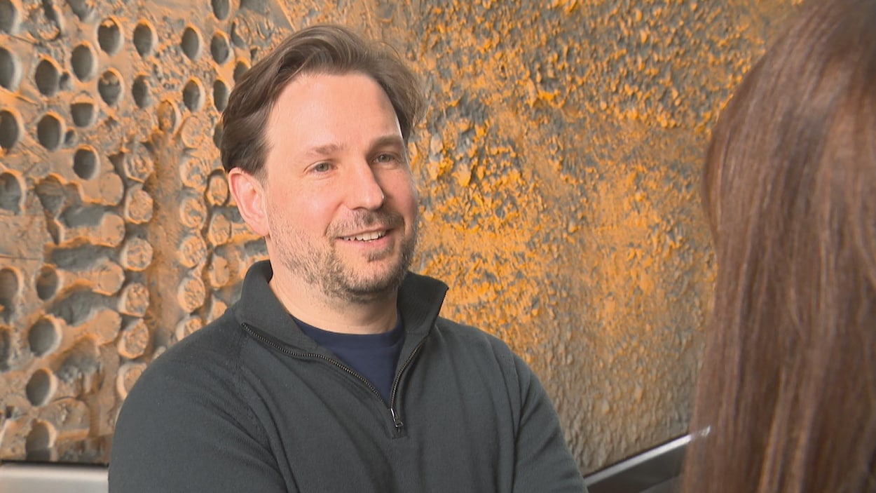 Clemens Schuldt sera le directeur musical de l'OSQ pour quatre années supplémentaires