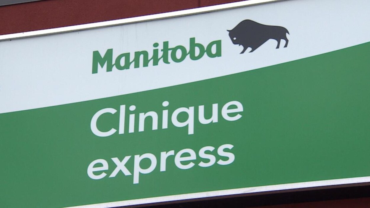 L'écriteau d'une clinique express, à Winnipeg L'écriteau d'une clinique express, à Winnipeg
