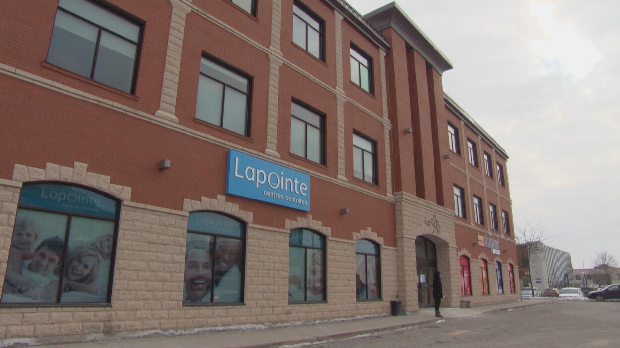La devanture d'une clinique médicale à Gatineau.