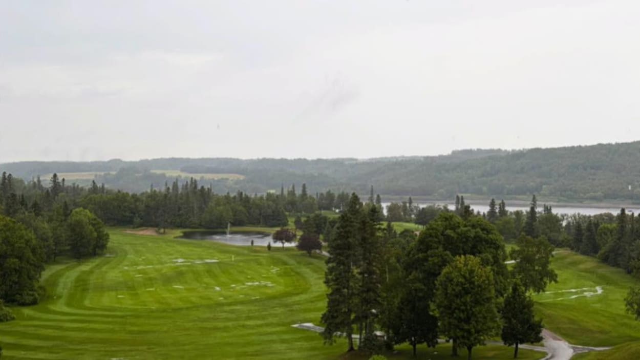 La pluie cause des pertes de revenus au Club de golf Saguenay Arvida