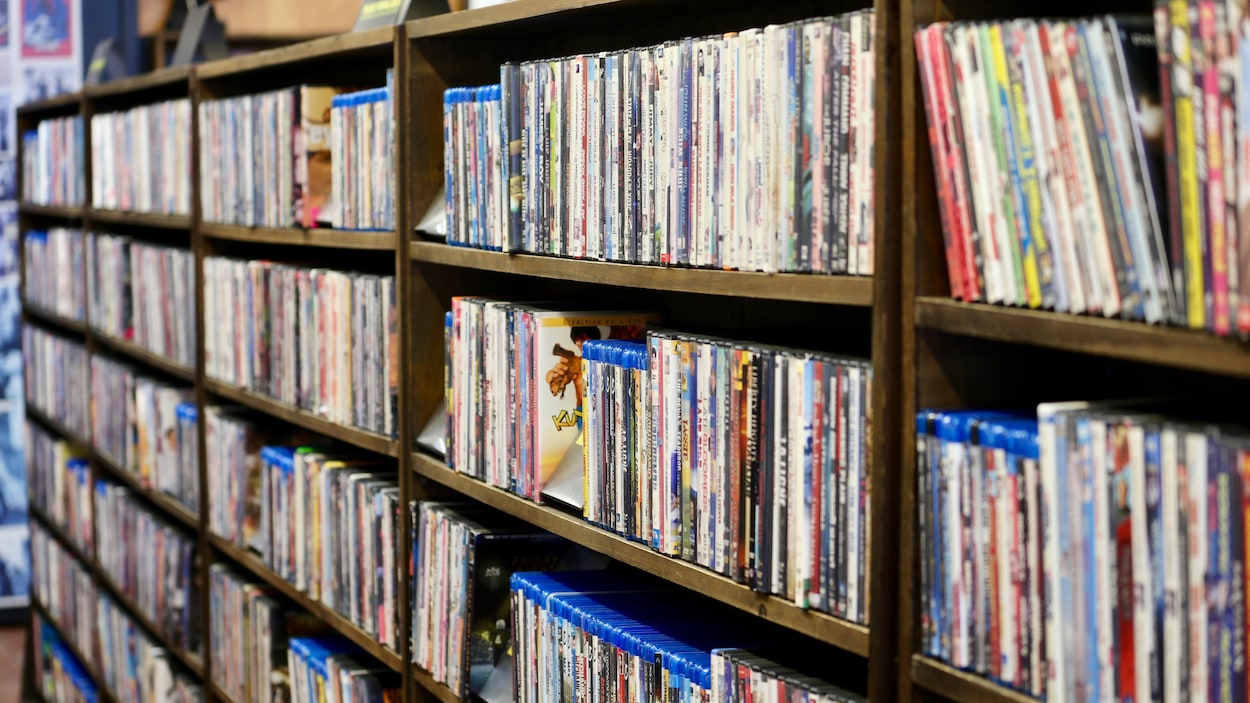 Étalage de films dans un club vidéo (archives).