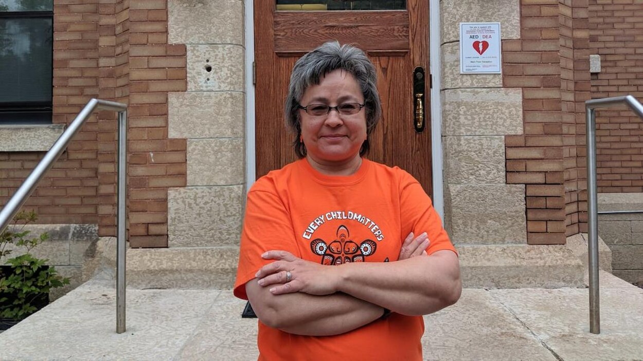 Phyllis Webstad, fondatrice de la Journée de la chemise orange, était conférencière invitée à l'annonce du CNVR, mercredi. Elle a quitté son emploi l'an dernier à Williams Lake, en Colombie-Britannique, afin de se consacrer à temps plein à la Journée de la chemise orange et aux activités reliées.