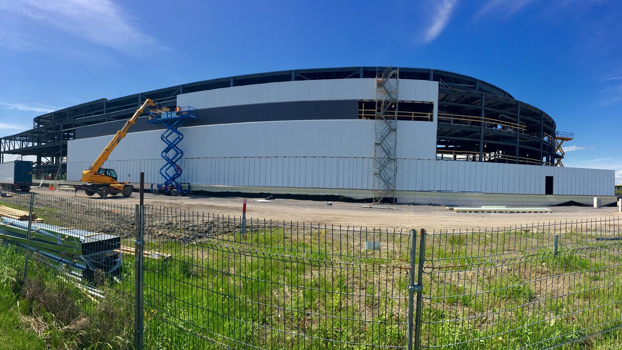 Le colisée de Trois-Rivières en pleine construction